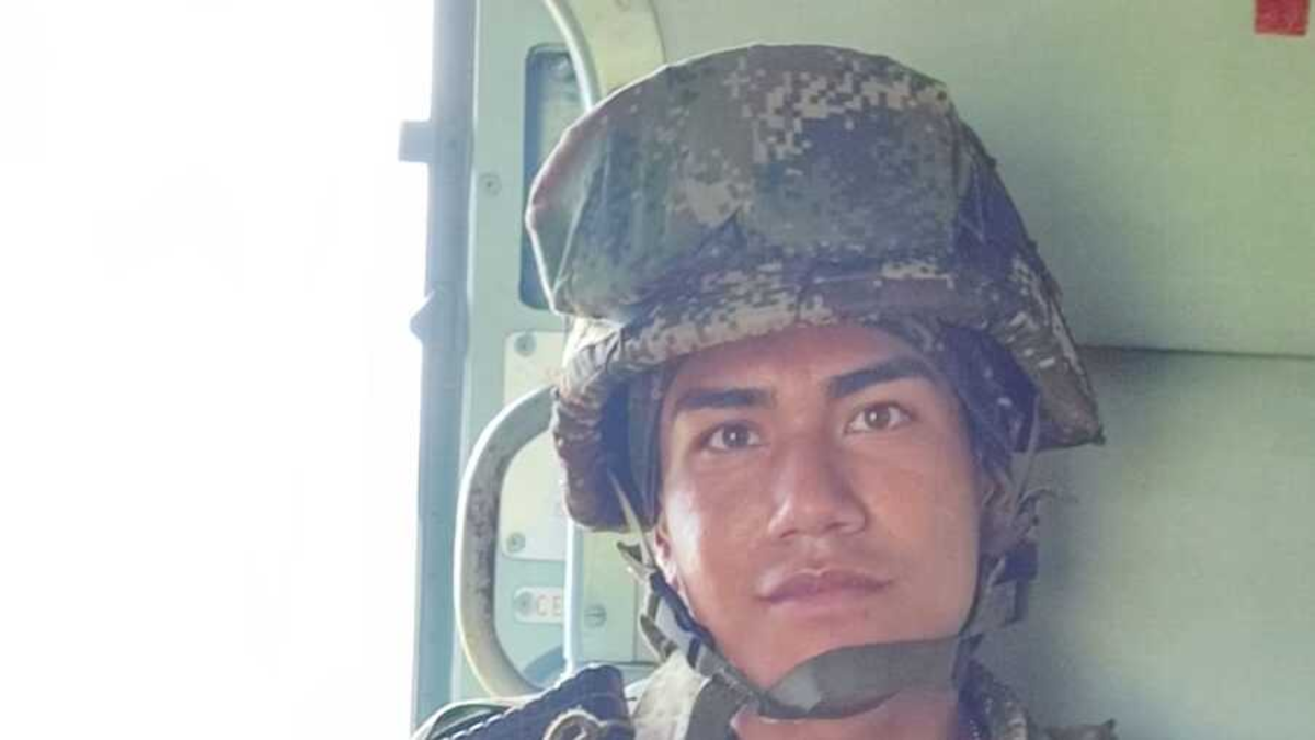 «A mi hijo le encantaba el ejército»

 – Desde dentro