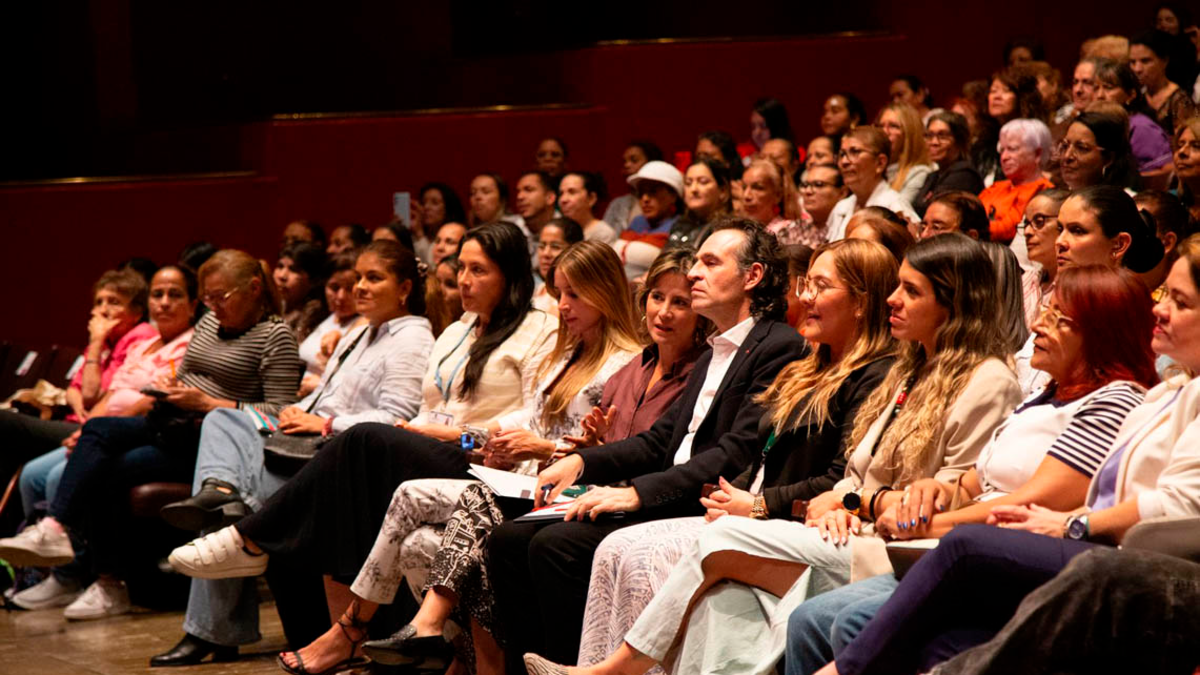 En emocionante evento, la Fiscalía reconoció a 600 beneficiarios del programa Decididas

 – Desde dentro