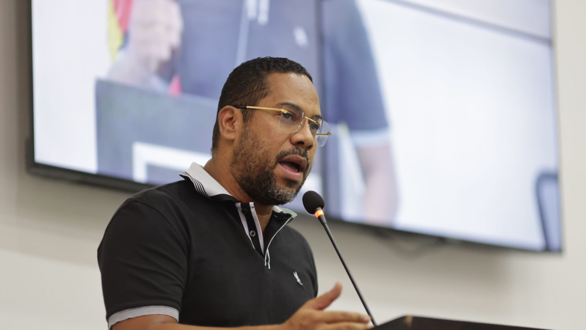 Hoy, durante intervención del Ministerio de Educación, es designado rector responsable de la Universidad del Atlántico

 – Desde dentro