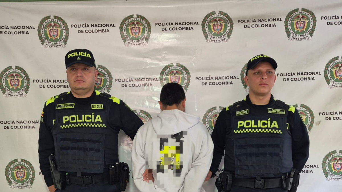 Lo acusan de ser responsable de ataque armado que mató a tres personas en Popayán

 – Desde dentro