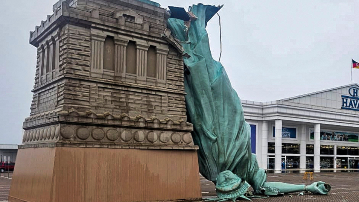 Tenía más de 30 metros de altura.

 – Desde dentro