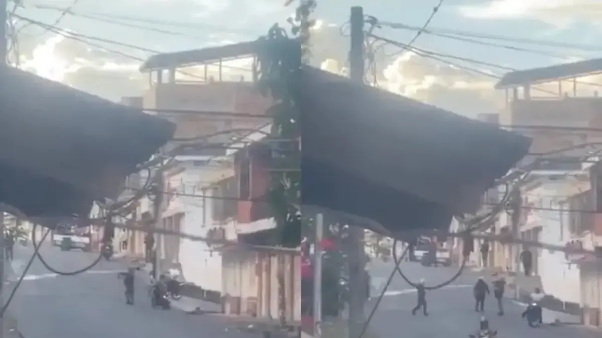 tres civiles y un uniformado resultaron heridos

 – Desde dentro