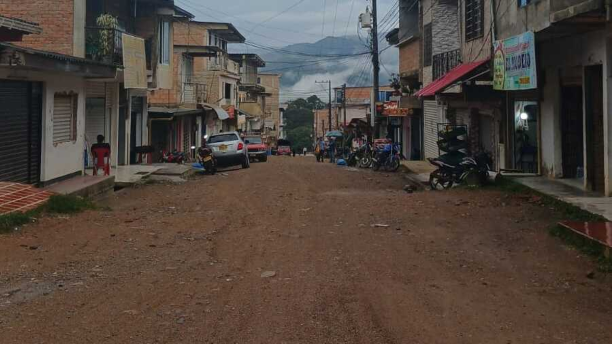 la comunidad reunida en la ciudad

 – Desde dentro