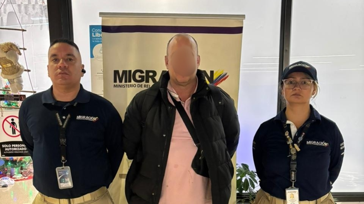 Tenía notificación roja de Interpol por intento de homicidio

 – Desde dentro