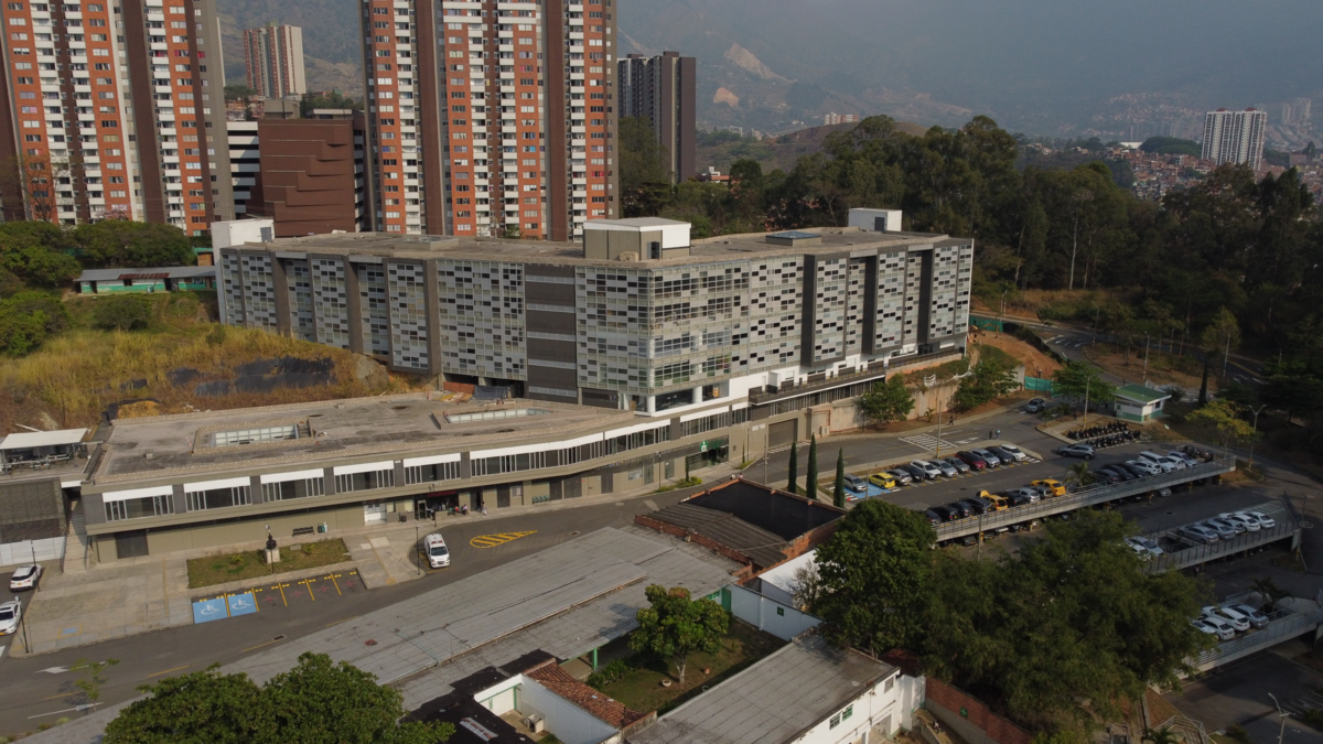 Denuncian que a constructoras involucradas en el caso en el que fue imputado el exalcalde de Medellín Daniel Quintero se les adeudarán obras en el Hospital Psiquiátrico

 – Desde dentro