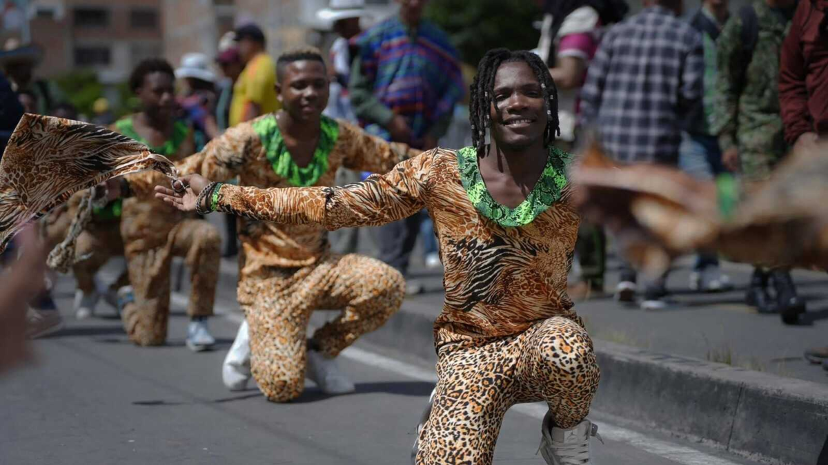 El 5 de enero el gran lema fue “el color no divide… nos une”

 – Desde dentro