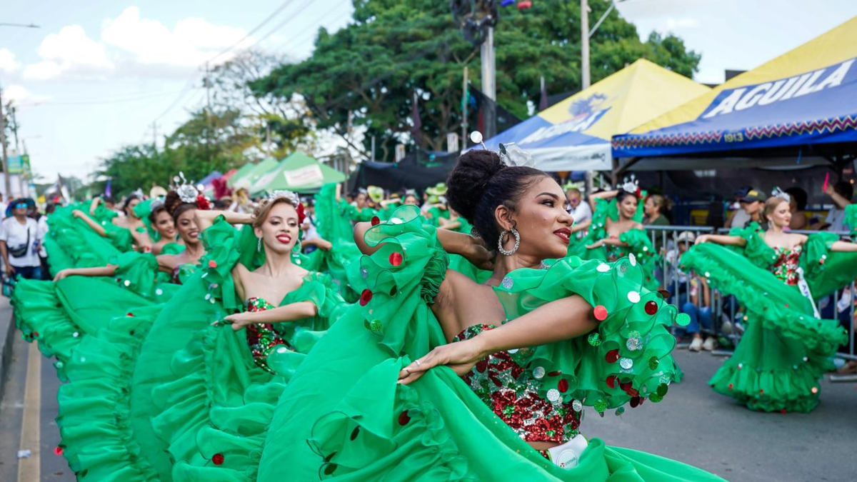 El 20 de enero se acerca con desfiles de compases y quizás las últimas corraleas

 – Desde dentro