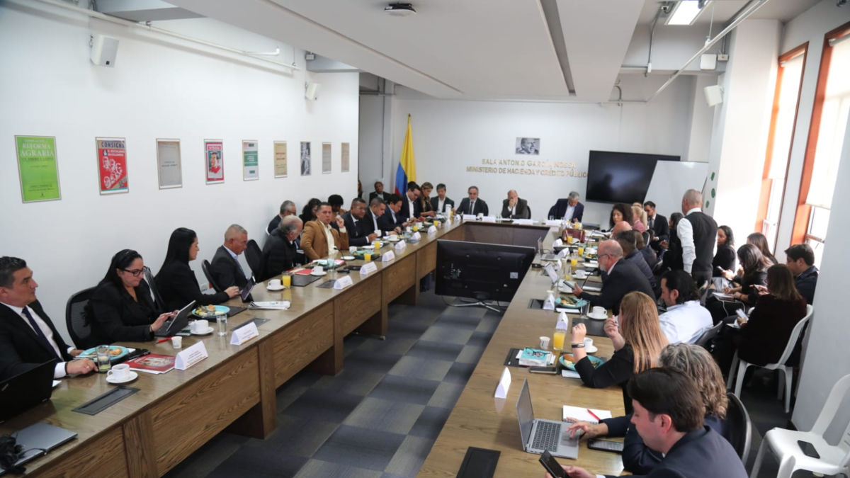 Gobernador de Antioquia revela detalles de reunión con gobierno

 – Desde dentro