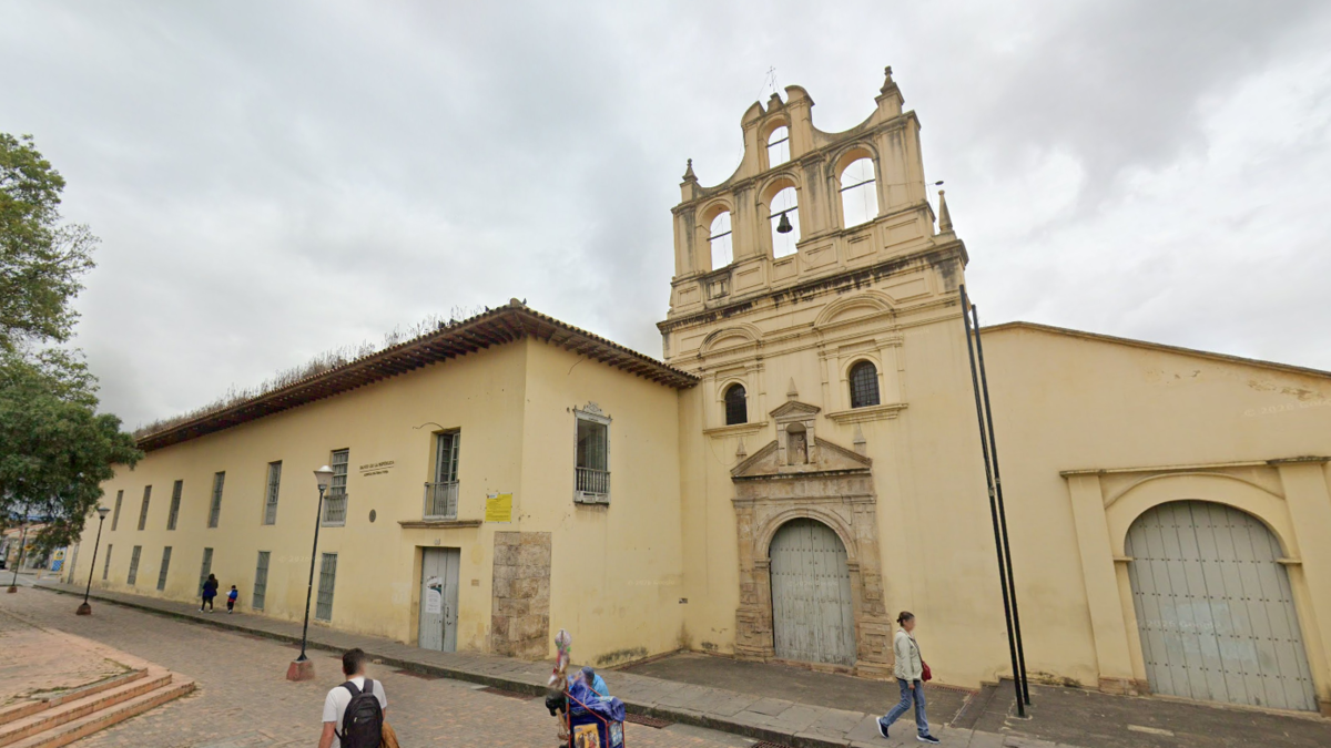 Tres días con los presos del panóptico de Tunja / Crónica de José Joaquín Jiménez sobre su estancia en prisión en 1935

 – Desde dentro