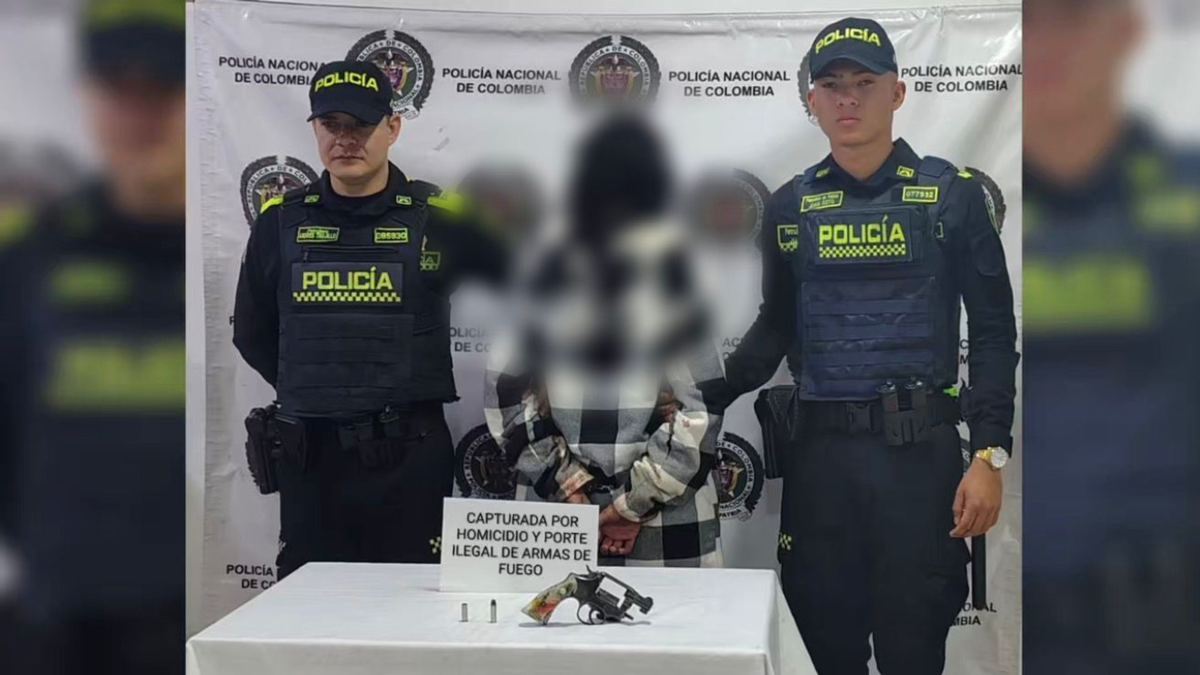 El hijo de 16 años de los participantes denunció todo el incidente.

 – Desde dentro