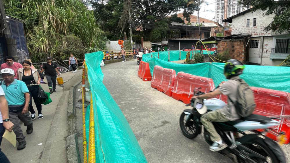 Carril temporal abierto a motos y peatones tras avería en el Puente La Limona entre Itagüí y San Antonio de Prado

 – Desde dentro