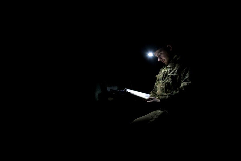 En esta ciudad de Ucrania, salir a la calle no es una opción debido a los drones. Entonces encontraron una solución: vivir bajo tierra.

 – Desde dentro