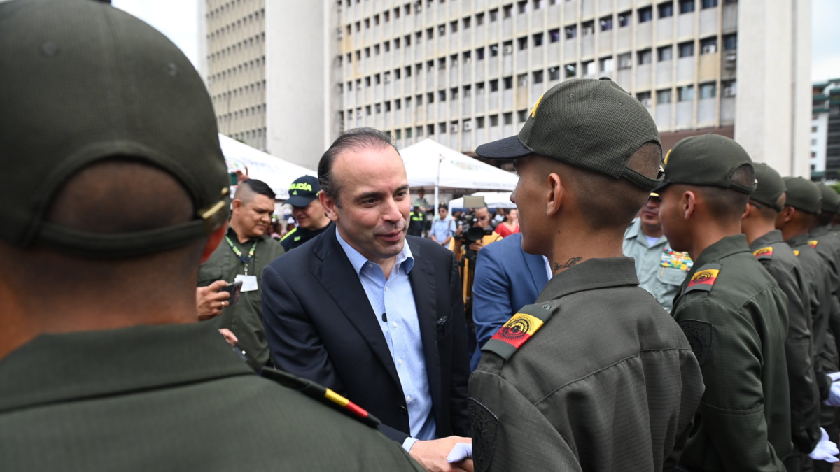 Un llamado unánime del Concejo y la Alcaldía al Gobierno Nacional para garantizar la continuidad del mando policial

 – Desde dentro