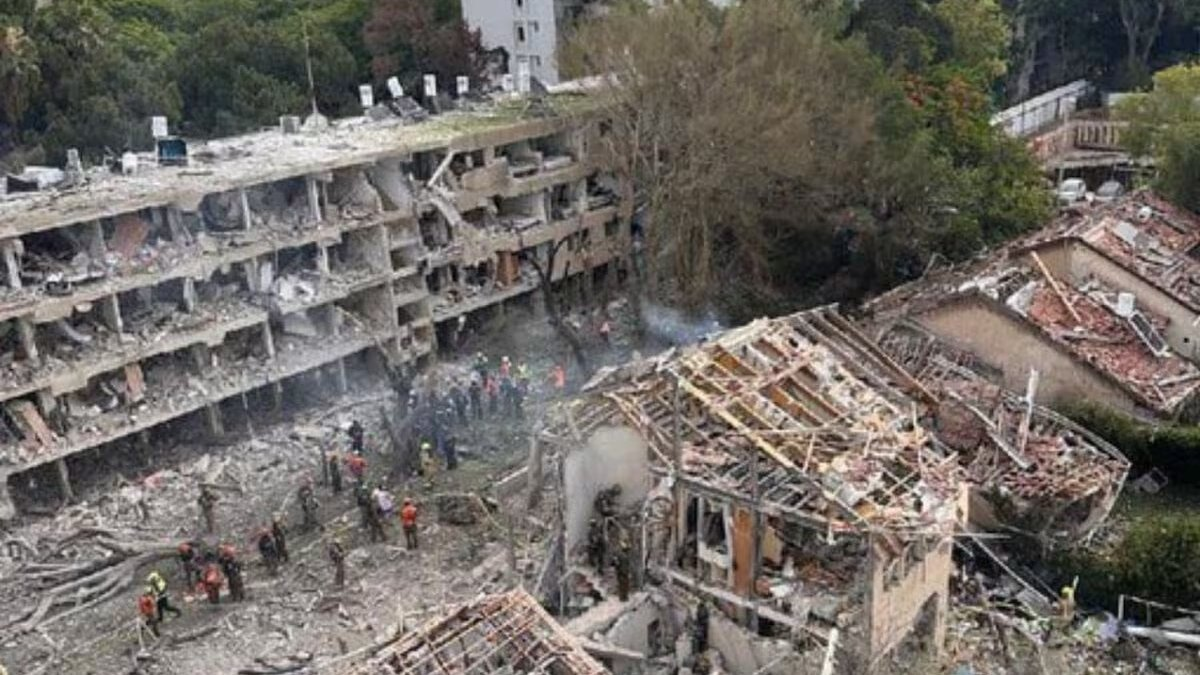 Irán responde atacando bases estadounidenses en Bahréin, Qatar y Emiratos Árabes Unidos tras ofensiva sorpresa

 – Desde dentro