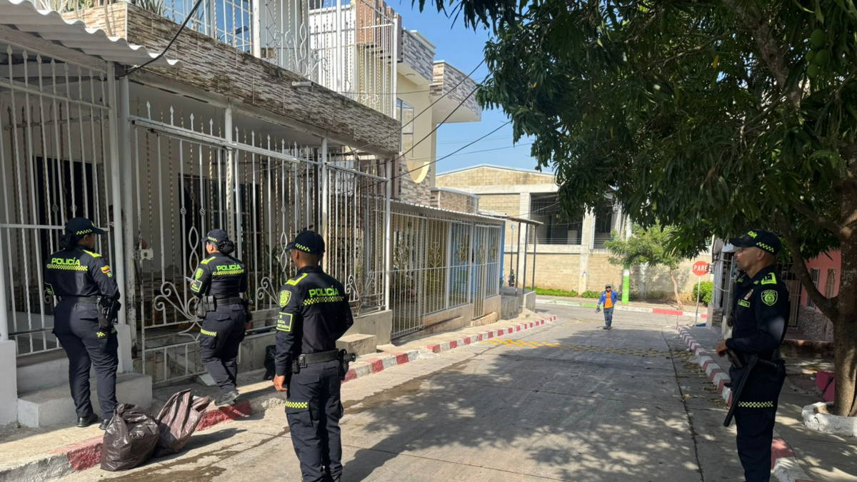 Autoridades aumentan inspecciones y patrullajes en Las Américas: masacre y asesinato de estudiante del SENA en dos semanas

 – Desde dentro