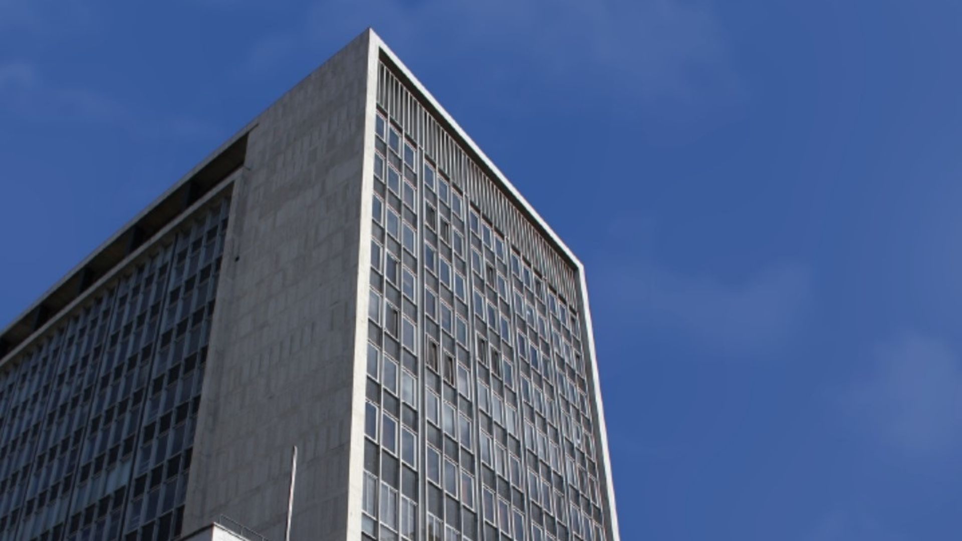 ¿Por qué el Banco de la República subió la tasa de interés?

 – Desde dentro