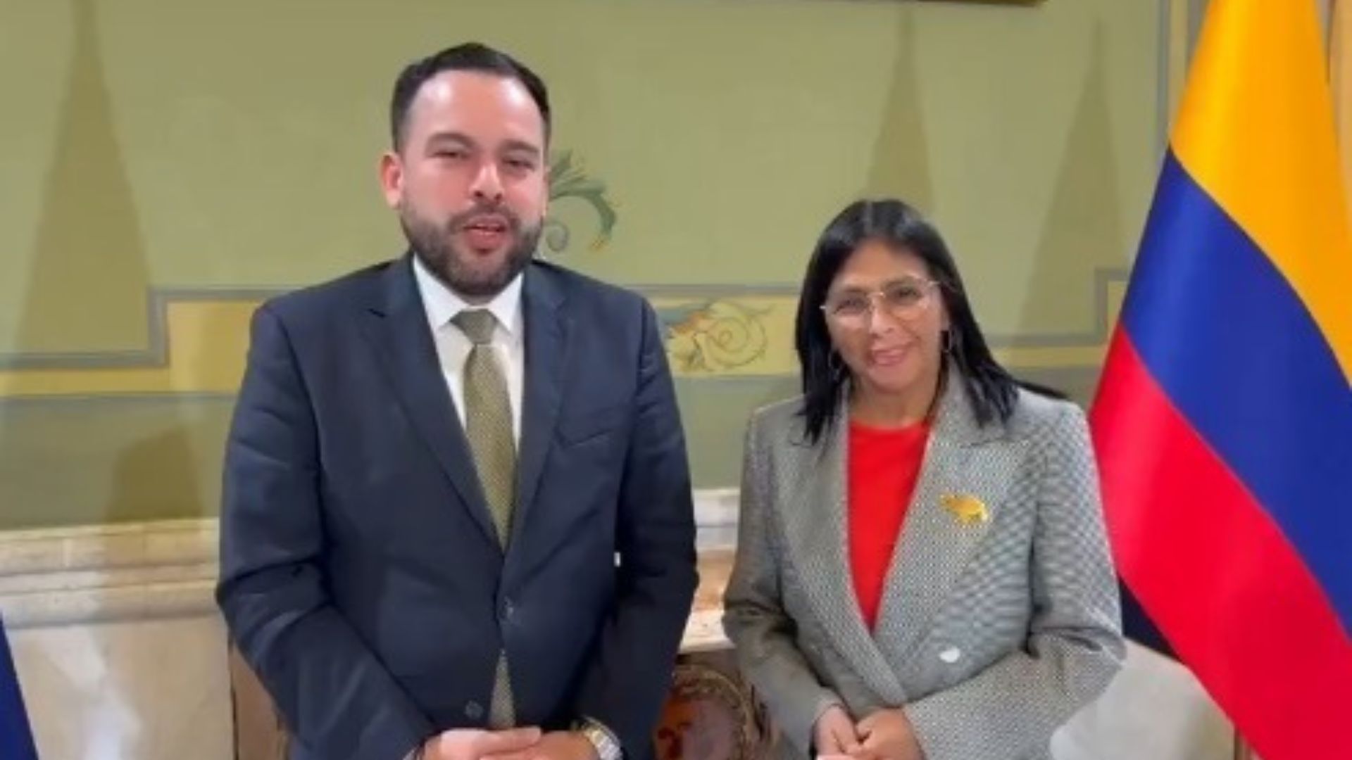 ¿De qué hablaron Delcy Rodríguez y Edwin Palma?

 – Desde dentro