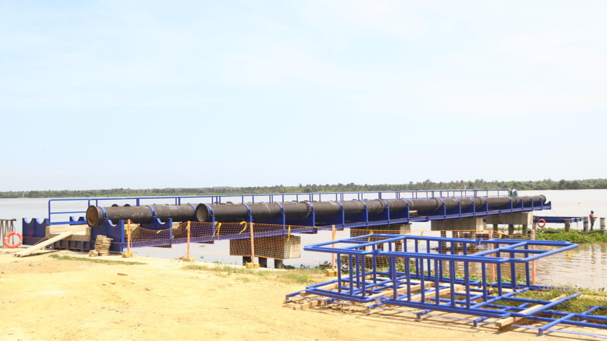 El acueducto, que llevará agua del río Magdalena a 1,6 millones de personas, se encuentra en un 86% de avance.

 – Desde dentro