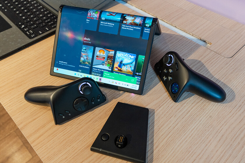 Pensé que las consolas portátiles ya estaban definidas. Lenovo ha decidido que también se podrán doblar por la mitad

 – Desde dentro