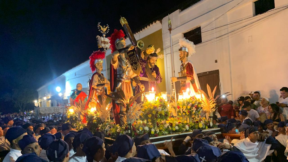 Santa Cruz de Mompox, patrimonio cultural de la humanidad, ya está lista para albergar la Semana Santa más hermosa del país a orillas del río Magdalena

 – Desde dentro