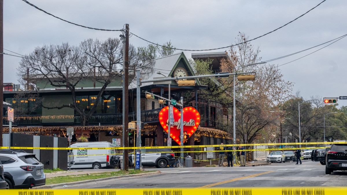 El FBI investiga vínculos entre el tiroteo fatal en Austin, Texas, y los ataques a Irán después de encontrar símbolos islámicos en el atacante

 – Desde dentro