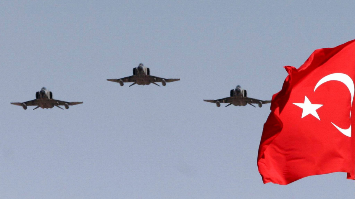 Türkiye despliega seis aviones de combate F-16 y defensas aéreas en el norte de Chipre en medio de tensiones con Irán

 – Desde dentro