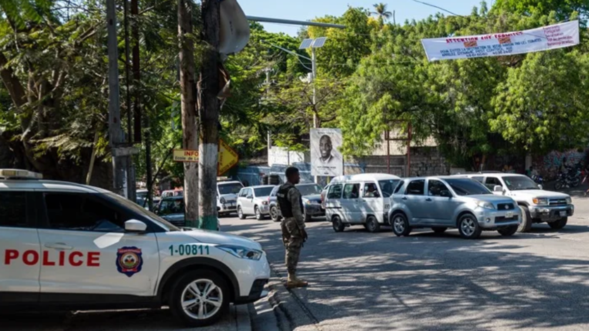 Condenan la inacción de la policía.

 – Desde dentro