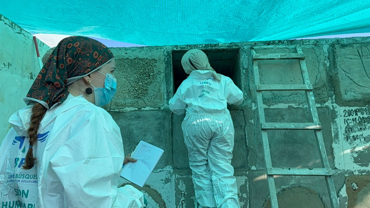 En el cementerio central de Fromlejo buscan cadáveres de campesinos desaparecidos en Montes de María

 – Desde dentro