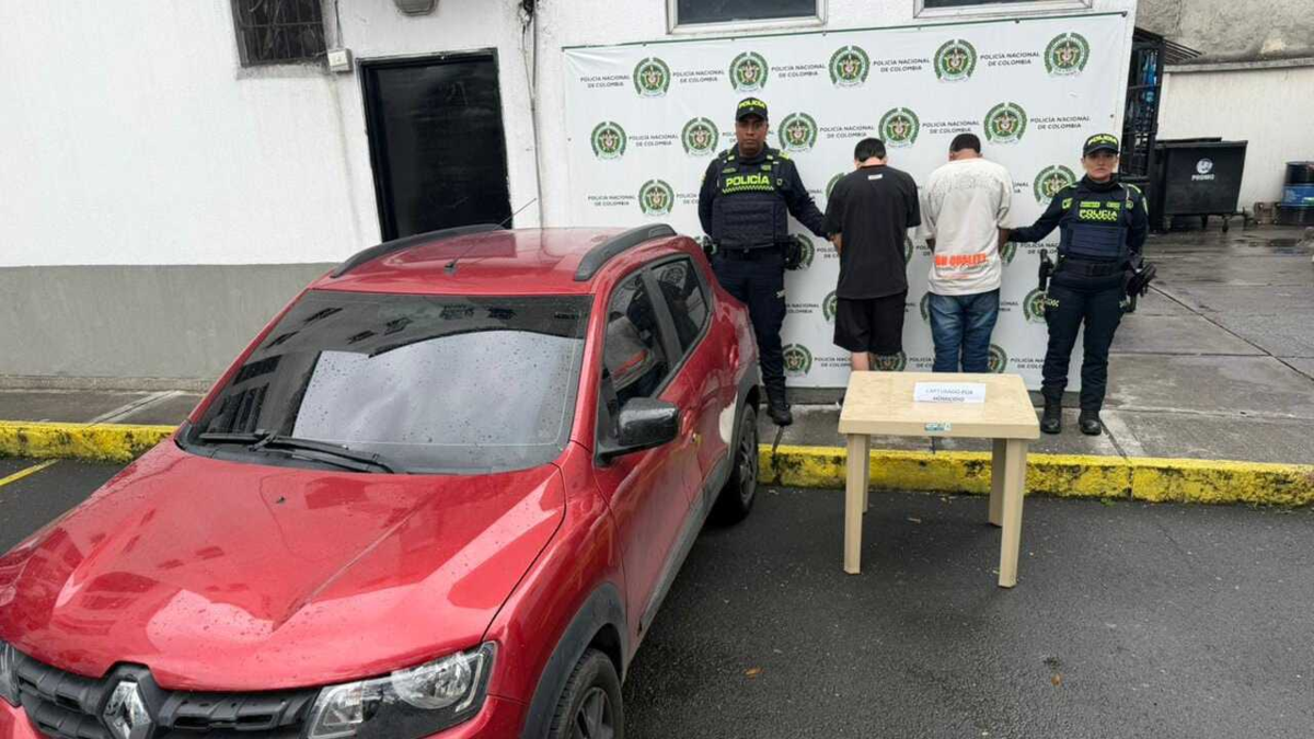 Policía en California captura a dos presuntos asesinos por robar una cadena en colonia Centenario

 – Desde dentro