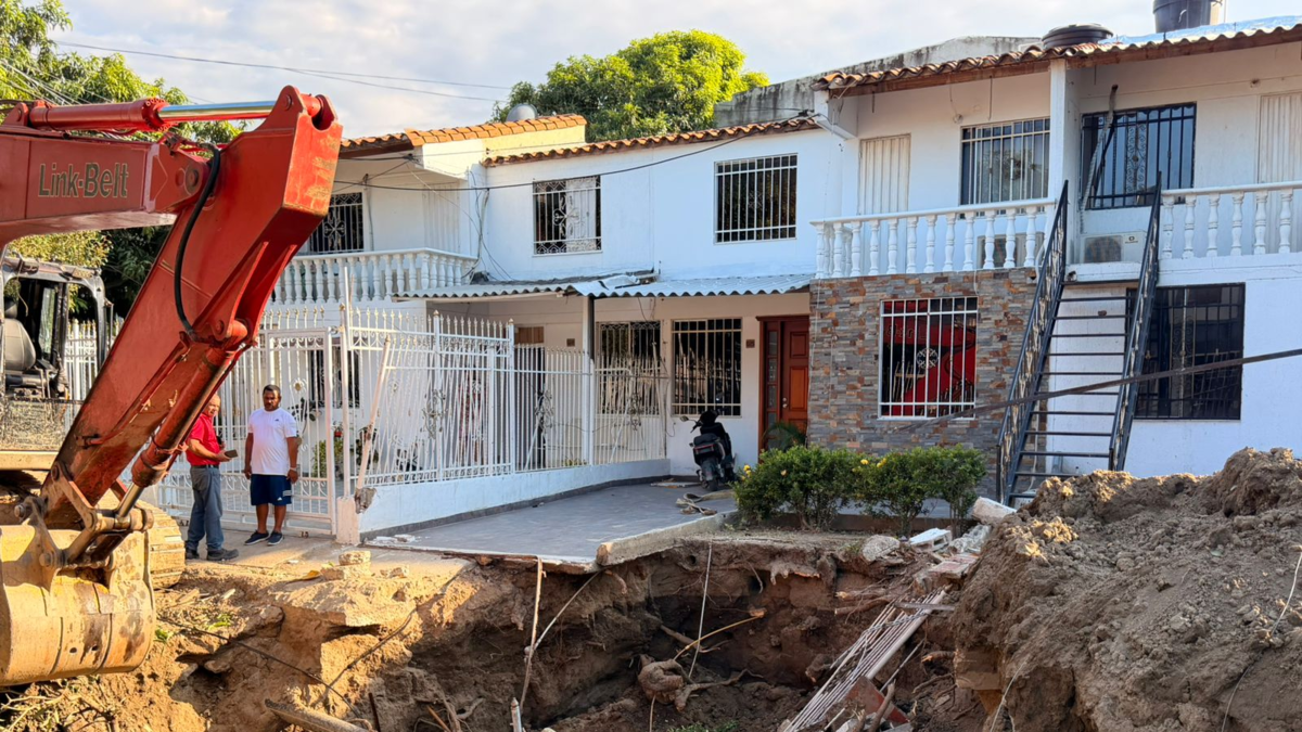 Nuevo colapso urbano en Santa Marta obligó a evacuar a tres familias

 – Desde dentro