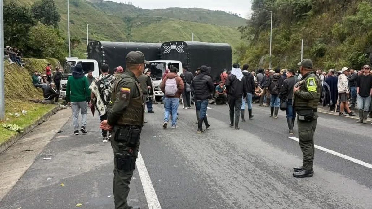 Los manifestantes exigen que los gobiernos pongan fin a la guerra arancelaria

 – Desde dentro