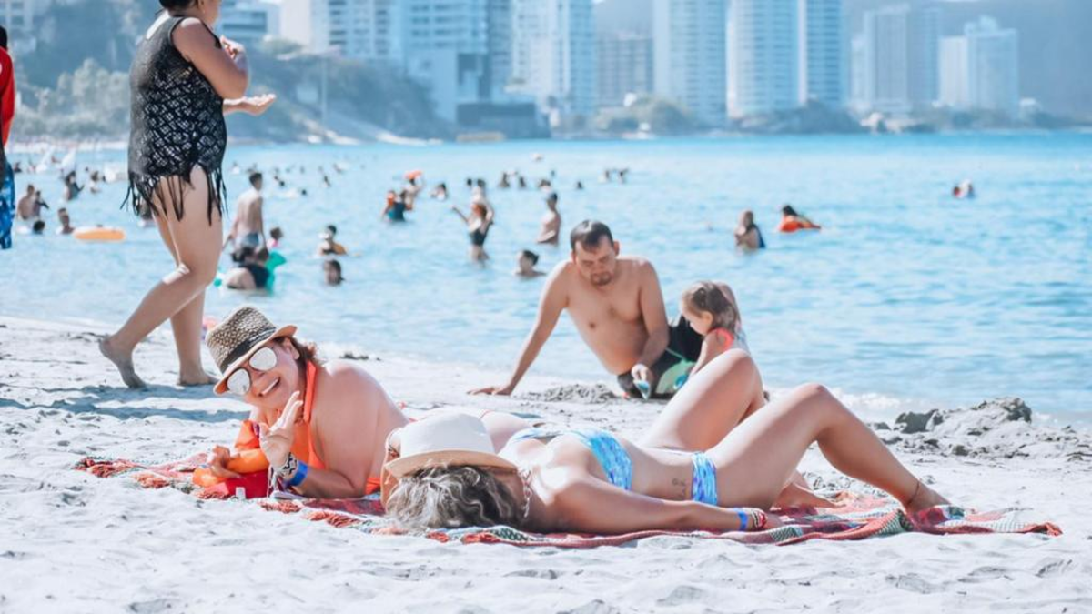 Más de 100.000 turistas, reservas de última hora y un destino que intenta dar respuesta

 – Desde dentro