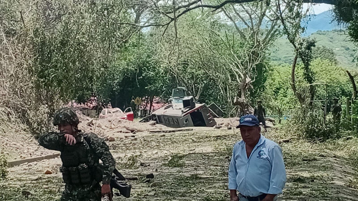 Reportan cuatro explosiones en la zona de Cajibío tras acciones terroristas en la Carretera Panamericana y Suárez

 – Desde dentro