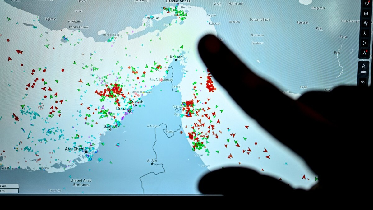 Los primeros barcos cruzan el estrecho de Ormuz tras la entrada en vigor del alto el fuego entre EE.UU., Irán e Israel

 – Desde dentro