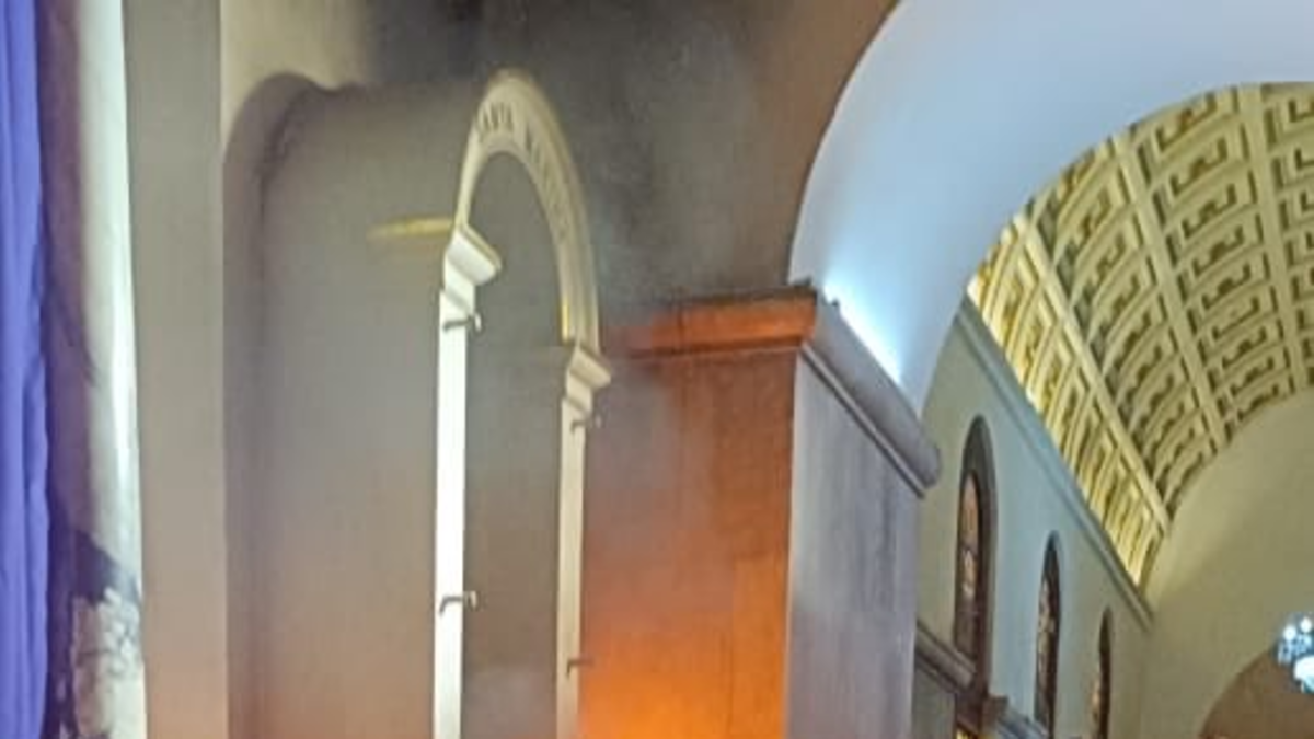 Estas fueron las causas del incendio que causó pánico en la Catedral Basílica de Santa Marta, un templo con casi cinco siglos de historia

 – Desde dentro